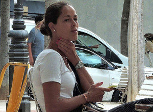 ANA IVANOVIĆ EMOTIVNIM OBRAĆANJEM ZABRINULA MILIONE - kad intuicija proradi... Obratila se jednoj osobi, pa otkrila: Ovo se dešava kad niko ne gleda!