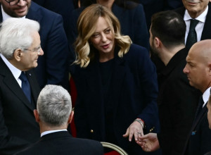 PRED NJOM JE KLEČAO EDI RAMA, A DANAS JE SVE OBORILA S NOGU U VATIKANU: Svi bruje o premijerki Italije, a kad vidite CIPELE koje je obula...! (FOTO)