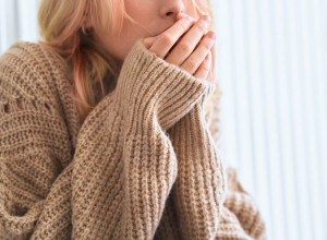 HLADNE RUKE ILI NOGE NISU SAMO TRENUTNI PROBLEM - ukazuju i na ova ozbiljna zdravstvena stanja: Evo sa čime se telo bori, a nesvesni ste toga