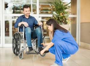 SARA JE MEDICINSKA SESTRA, OVO JE NAJGORI SLUČAJ KOJI JE IMALA: Došao je u bolnicu zbog bolova u stapalu, kad sam mu izula patiku, umalo mi nije pozlilo!