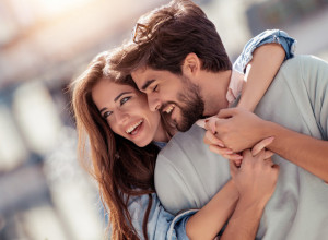 ZALJUBLJENE STE DO UŠIJU I SVE BISTE URADILE ZA SVOG MUŠKARCA! Žena koja drži do sebe ovih 5 stvari ne radi za partnera – ma koliko ga volela!