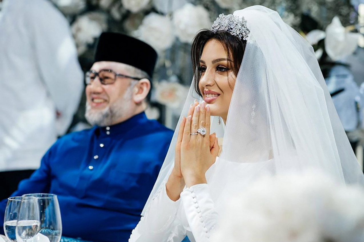 RUSKA LEPOTICA SE UDALA ZA SULTANA, RODILA MU SINA JEDINCA, A ONDA JE NA INTERNETU SAZNALA DA SE RAZVODI NJE: Bajka se pretvorila u horor priču, jedno nije mogao da oprosti