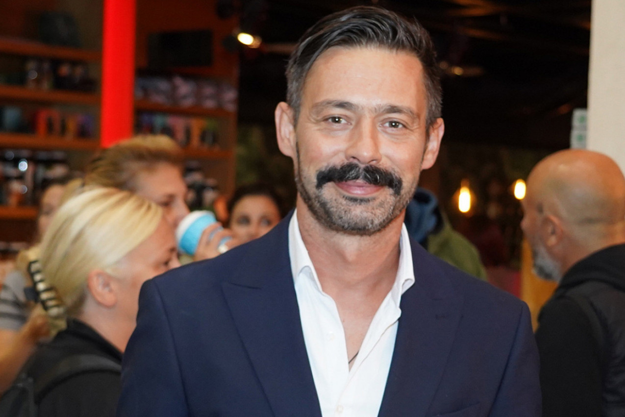 MILAN VASIĆ OTKRIO PORODIČNU TAJNU ZA KOJU SU ZNALI SAMO NJEGOVI NAJBLIŽI: Ljubavna priča njegovih roditelja je neprevaziđena - za sve je bio "kriv" bicikl! (FOTO)
