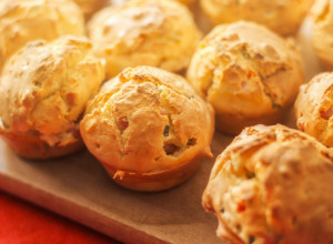 RECEPT DANA ZA NAJUKUSNIJI DORUČAK: Bakine projice sa sirom koje će sve ukućane oboriti s nogu