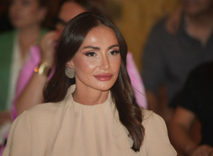 EMINA JAHOVIĆ ZABLISTALA U GLAMUROZNOJ HALJINI, A MREŽE GORE: "Trebalo bi da je zločin izgledati tako divno!" (FOTO)