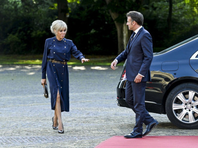 Brižit zamolila supruga da joj da ruku