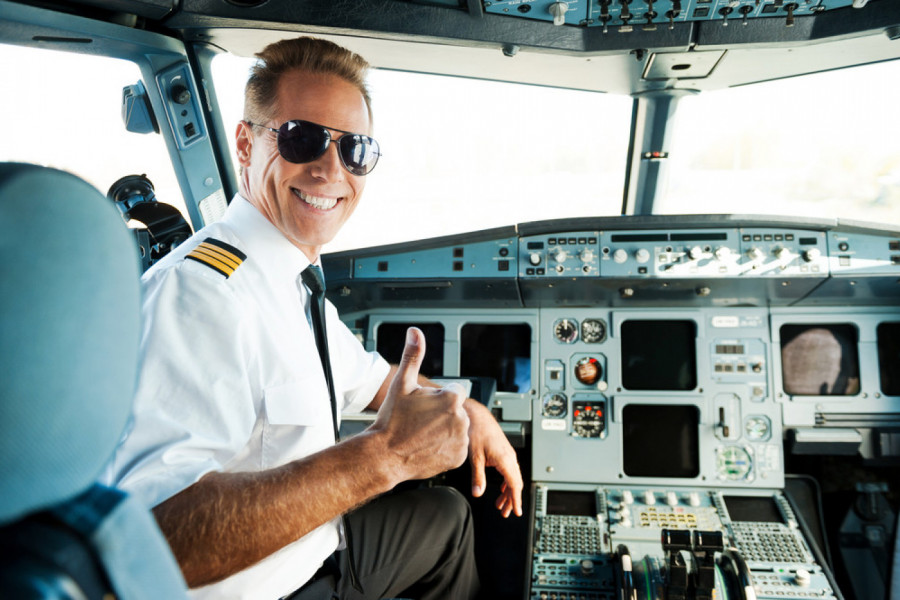 POJEDINE AVIO-KOMPANIJE NE DOZVOLJAVAJU PILOTIMA DA NOSE BRADU, A RAZLOG JE OPRAVDAN: Može da bude životno važan!