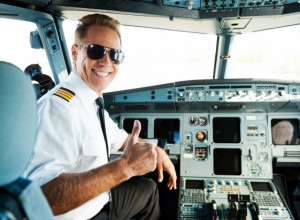 POJEDINE AVIO-KOMPANIJE NE DOZVOLJAVAJU PILOTIMA DA NOSE BRADU, A RAZLOG JE OPRAVDAN: Može da bude životno važan!