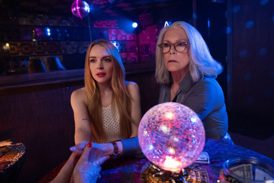 PRIBLIŽAVA SE DAN PRIKAZIVANJA FILMA "UVRNUTI PETAK 2": Lindzi Lohan i Džejmi Li Kertis još bolje nego pre! (FOTO, VIDEO)