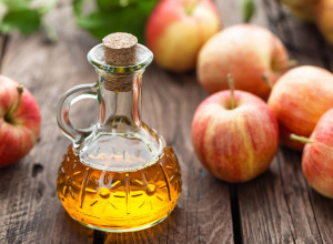 MISLITE DA JABUKOVO SIRĆE TOPI KILOGRAME? Evo šta zapravo radi vašem organizmu - ovo morate da znate