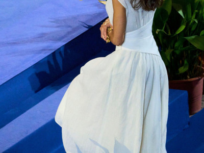 Kraljica Leticija od Španije dominira u beloj maksi haljini