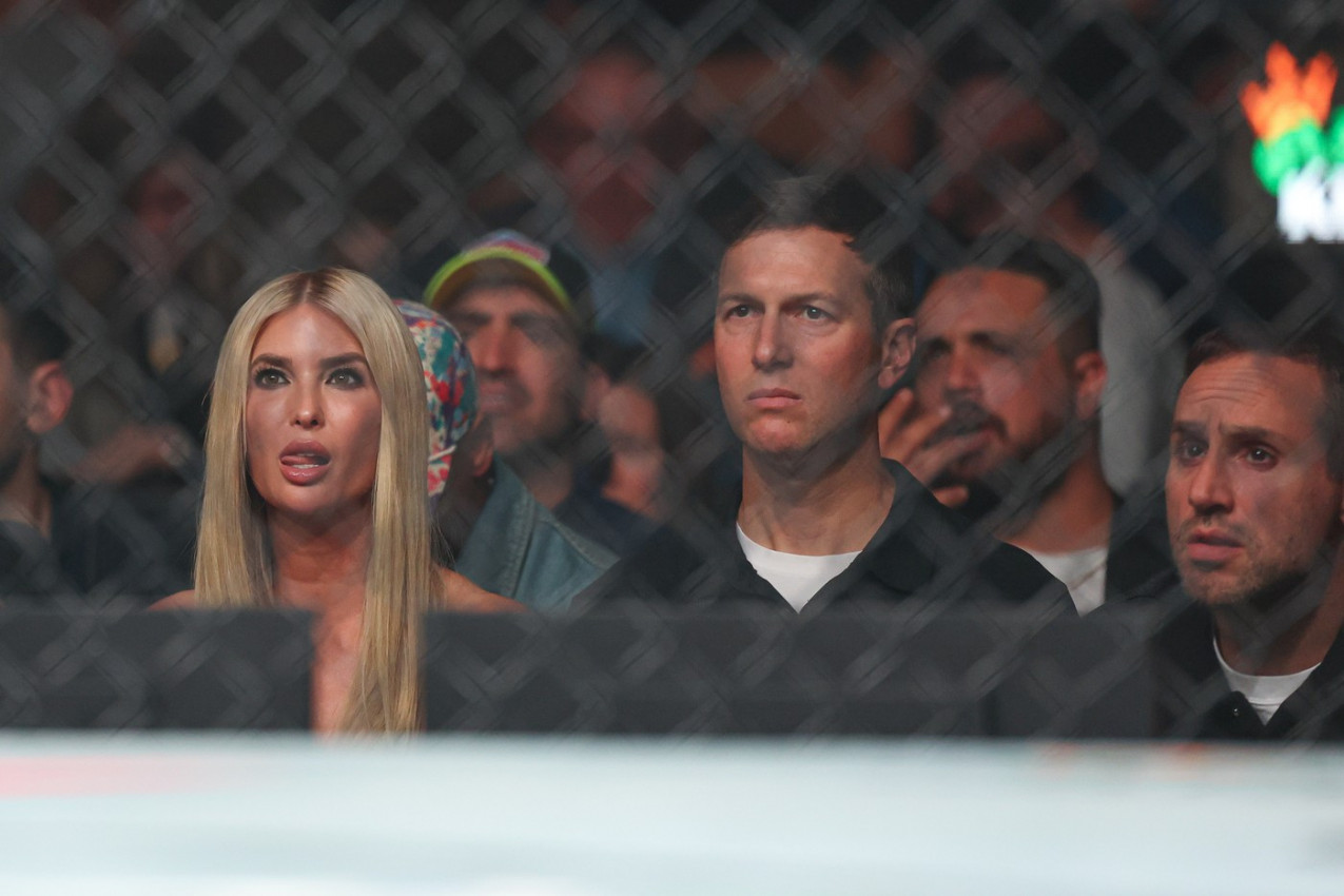EVO KAKO JE IVANKA TRAMP BACILA SVE U TRANS: Od pogleda na duboki dekolte zavrteće vam se u glavi, izgleda magično (FOTO)