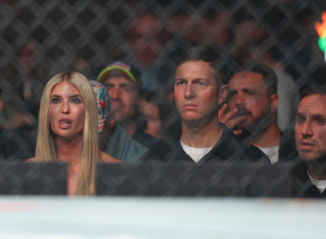 EVO KAKO JE IVANKA TRAMP BACILA SVE U TRANS: Od pogleda na duboki dekolte zavrteće vam se u glavi, izgleda magično (FOTO)