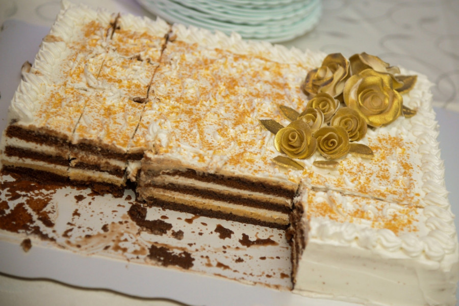 TORTA KOJU SVI TRAŽE I OBOŽAVAJU: Čoko moko bez pečenja, sa savršenim filom i receptom koji uspeva i početnicima!
