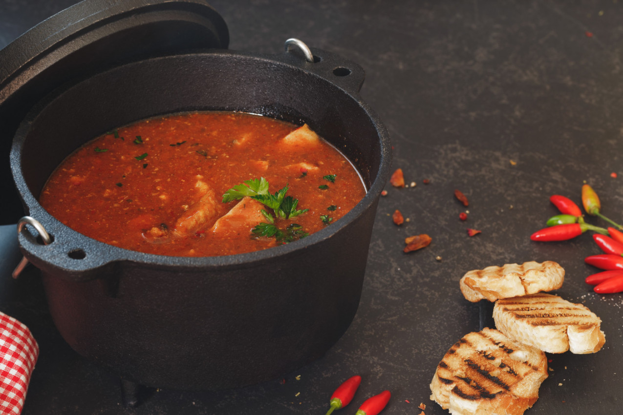 NAJBOLJI RECEPT ZA RIBLJU ČORBU: Okuplja porodicu i prijatelje, a miriše na tradiciju!