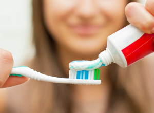 PASTA ČUVA ZUBE, ALI I POMAŽE U KUĆI: 10 neverovatnih načina na koje možete da iskoristite kaladont!
