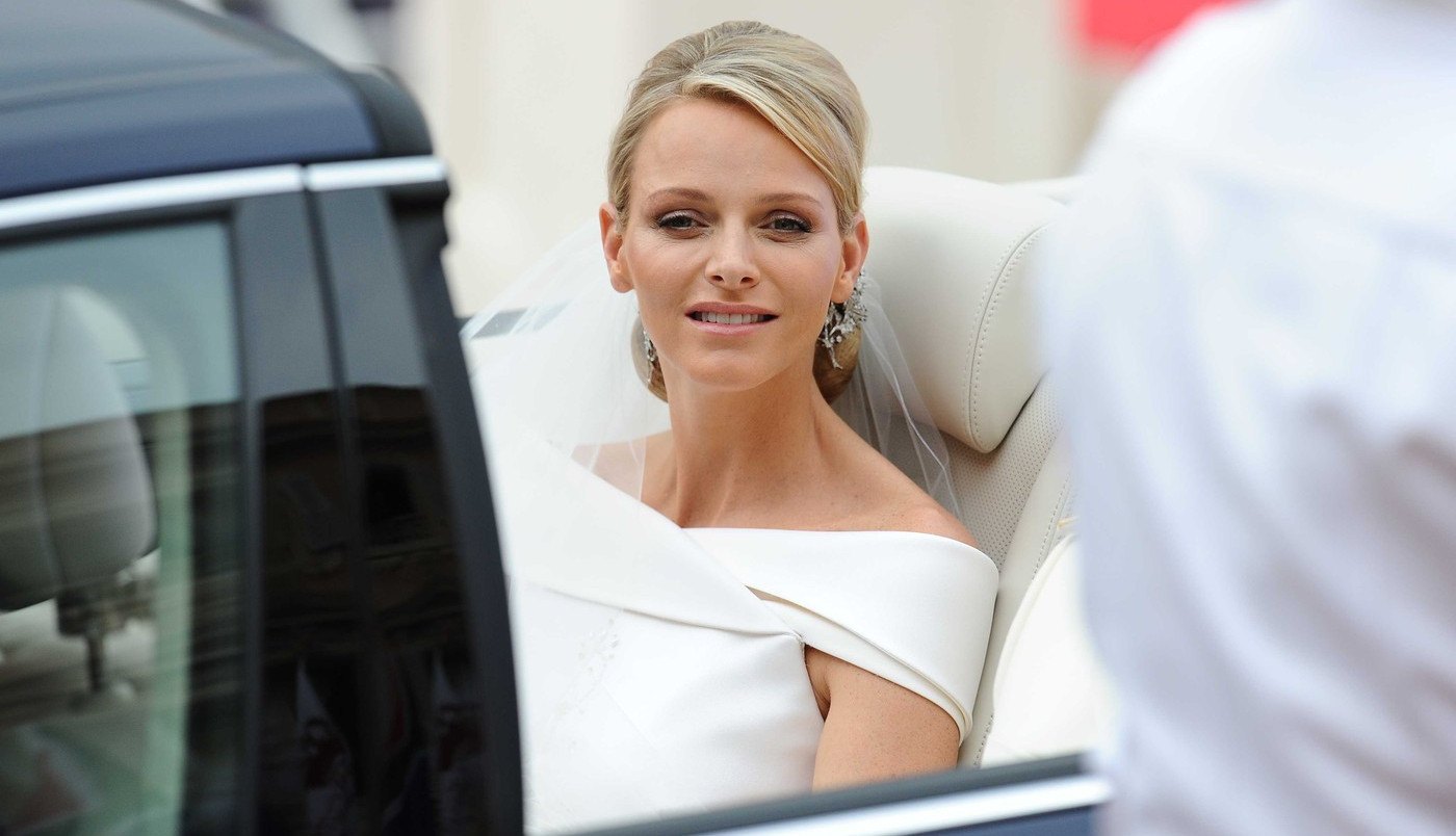 VENČANICA OD 40.000 KRISTALA I 20.000 SUZA: Ovo je bio umetnički vrhunac Armanijeve karijere, a ponela ga je omiljena princeza (FOTO)