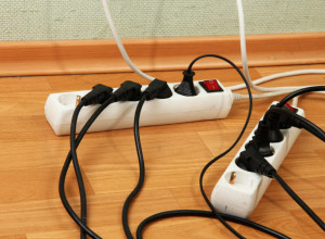 Električar upozorava: Ove uređaje NIKADA ne smete da uključujete u produžni kabl, to može da bude OPASNO!