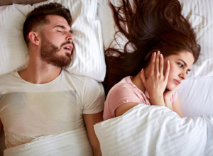 Partner ne može da spava od vas jer PREGLASNO HRČETE: Pravac kod lekara, možda vam je život u opasnosti!