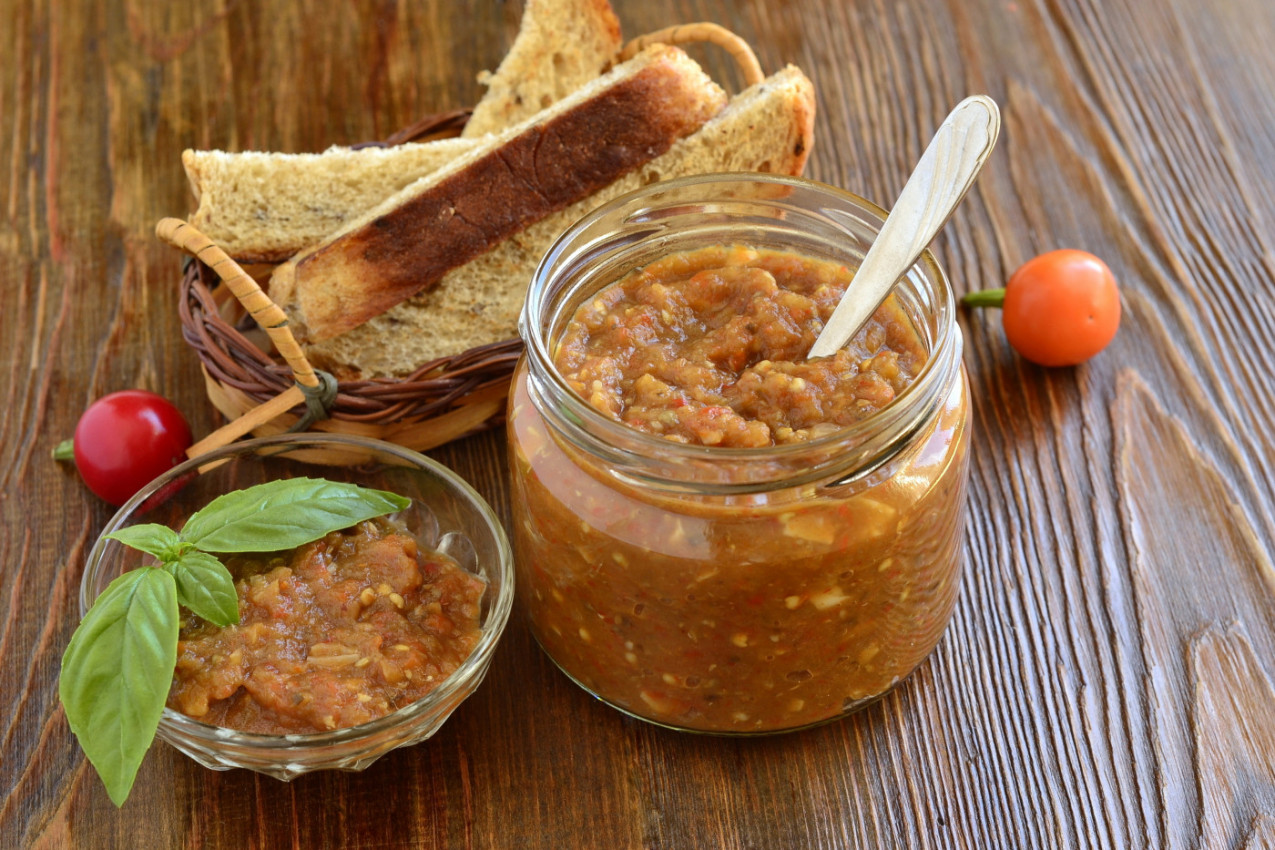Probajte BELI AJVAR, nema mu premca: Kulinarski hit među domaćicama ove jeseni!