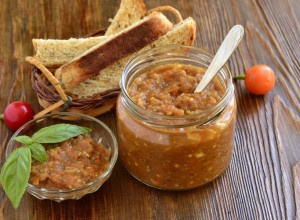 Probajte BELI AJVAR, nema mu premca: Kulinarski hit među domaćicama ove jeseni!