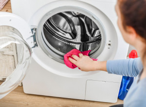 Kako da sprečite NEPRIJATNE MIRISE i buđ u veš-mašini: Jednostavan TRIK za koji vam treba 2 sekunde