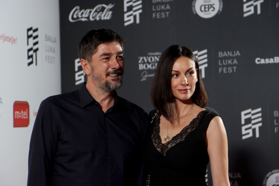"PRE SVEGA MAMA" Sloboda Mićalović podelila retku fotografiju i otkrila kako izgleda jedan običan dan u njenom domu
