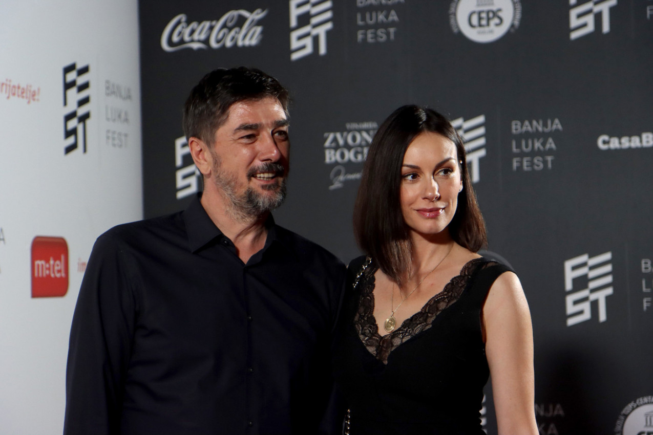 "PRE SVEGA MAMA" Sloboda Mićalović podelila retku fotografiju i otkrila kako izgleda jedan običan dan u njenom domu