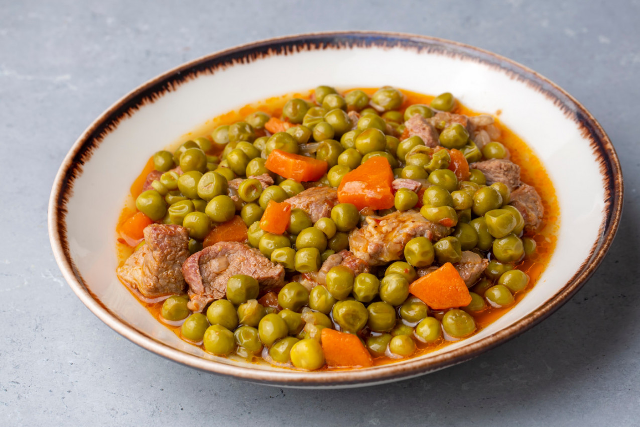 Majstorski trik za grašak! Evo kako da ga zgusnete BEZ ZAPRŠKE - jedna kašika ovoga sve rešava! Majstorski trik za grašak! Evo kako da ga zgusnete BEZ ZAPRŠKE - jedna kašika ovoga sve rešava!