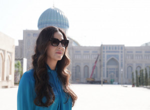 TAMARA VUČIĆ zablistala u kariranom kompletu koji sada želi svaka žena - da li je ovo njen najbolji stajling? (GALERIJA)