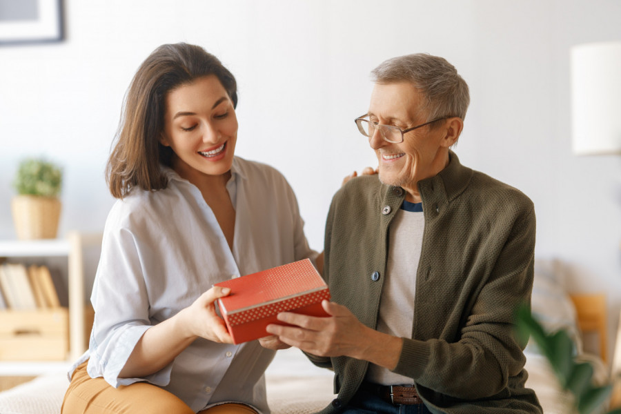 On mi NIJE DEDA, već LJUBAV mog života: Razlika između njih je 46 godina, a evo šta ga čeka ako se razboli! (VIDEO)