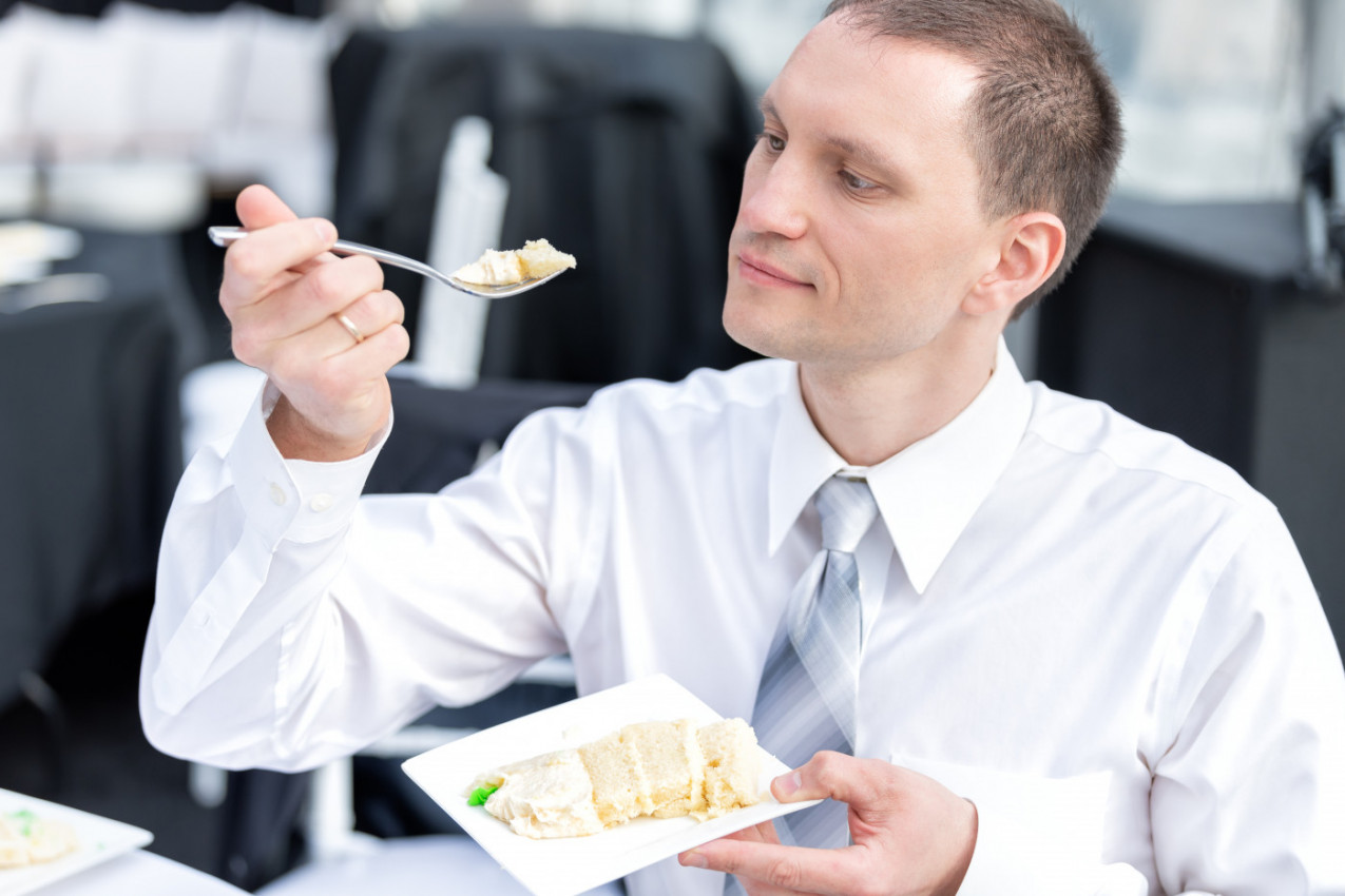 Žena se RAZVELA posle 25 godina braka nakon što je muž pojeo njeno parče TORTE!
