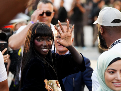 Anok je sudansko - američka manekenka i model