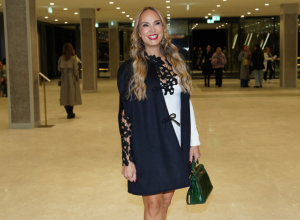 MARIJANA MATEUS grmi u Dubaiju: Prorezi ispod bujnog poprsja otkrili tanani struk na kome joj sve zavide! (FOTO)