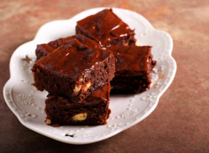 EMBARGO KOLAČ je preživeo svaku krizu: Jednostavan, jeftin i neodoljivo sočan