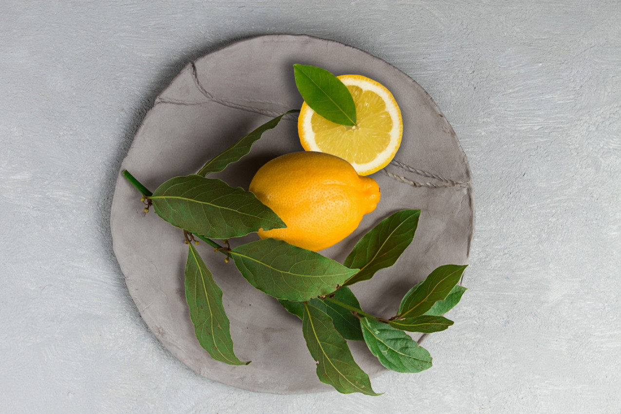 Zabodite lovorov list u limun i rešite tri problema ODJEDNOM koja muče svaku domaćicu