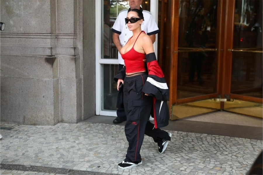 Da li je ovo PREVIŠE? Neprikladan Izbor obuće Kim Kardašijan zbunio je čak i prolaznike (FOTO GALERIJA)