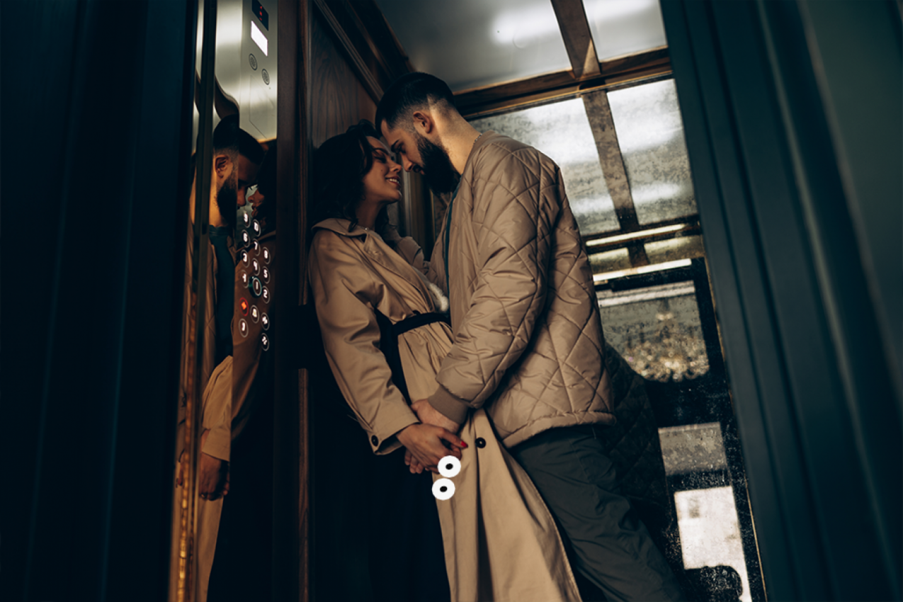 Komšija mi je rekao "zdravo" - dva sata kasnije završila sam u njegovom krevetu!