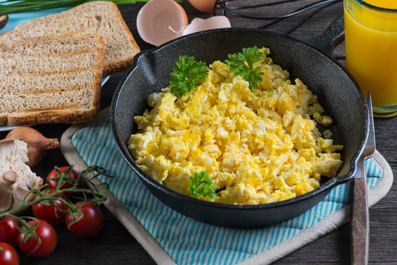 Kajgana sa sirom i pavlakom: Jak doručak za uspešan dan